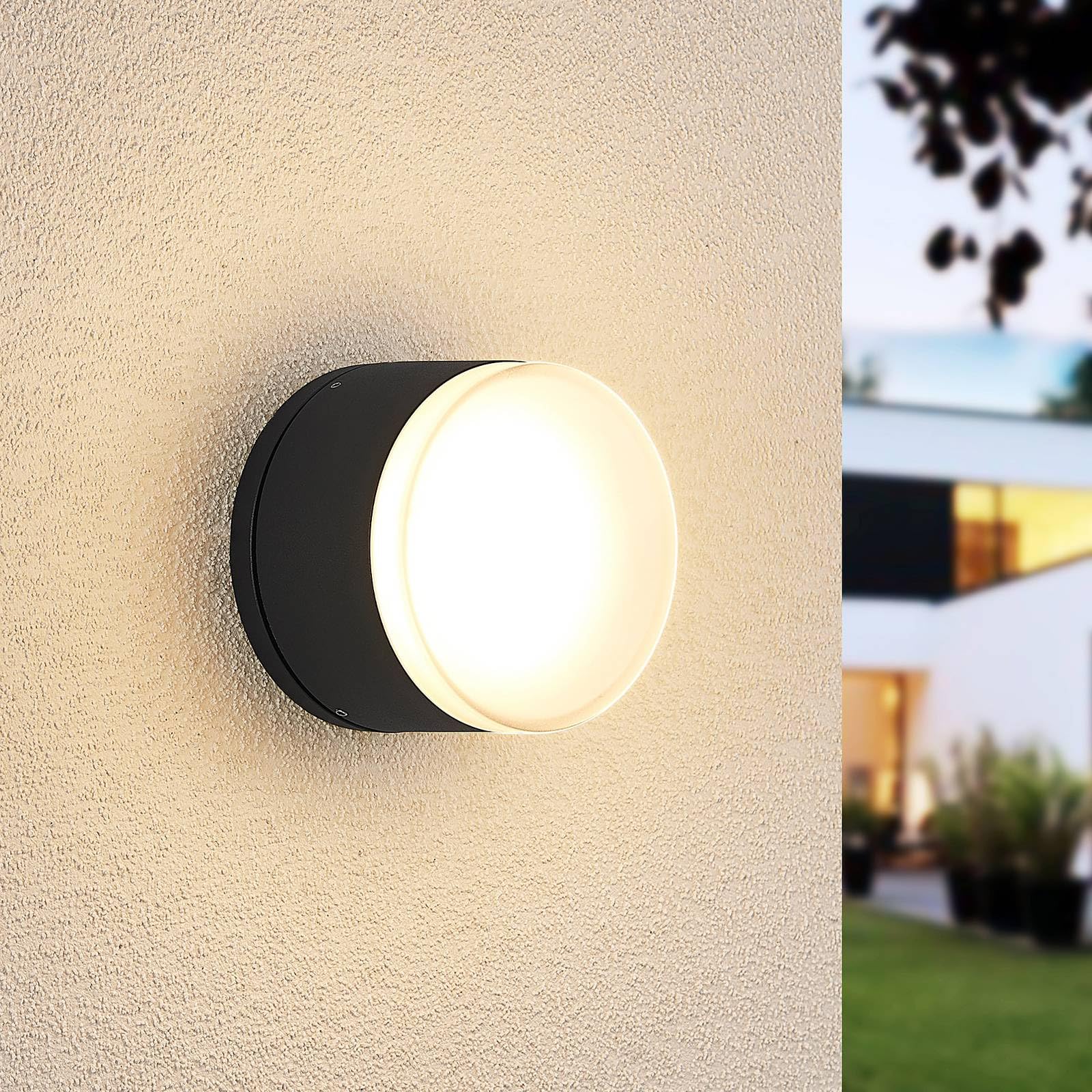 Lindby LED Deckenleuchten Mathea (spritzwassergeschützt (Modern) in Schwarz aus Aluminium (1 flammig,) - Außenleuchte für Garten Terasse Balkon & Haus Deckenleuchte
