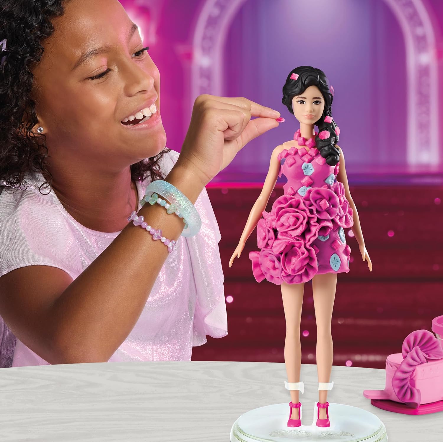 Play-Doh Barbie Gems & Ribbons Glam Set, Make Designer Dolls Clothes with Modeling Compound & Fashion Accessories, Arts & Crafts for Kids 5+ image 4