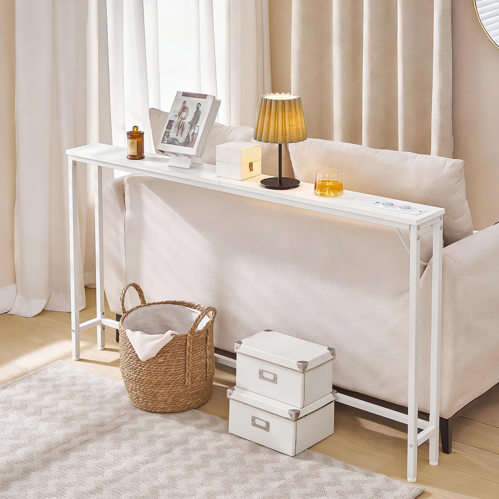 HOOBRO Table Console Fine 140 cm, Bout de Canapé avec Multiprise, Table d’Entrée, Console Meuble Adaptée Derrière Le Canapé, pour Salon, Couloir, Cadre en Métal, Blanc EWW145CXG01