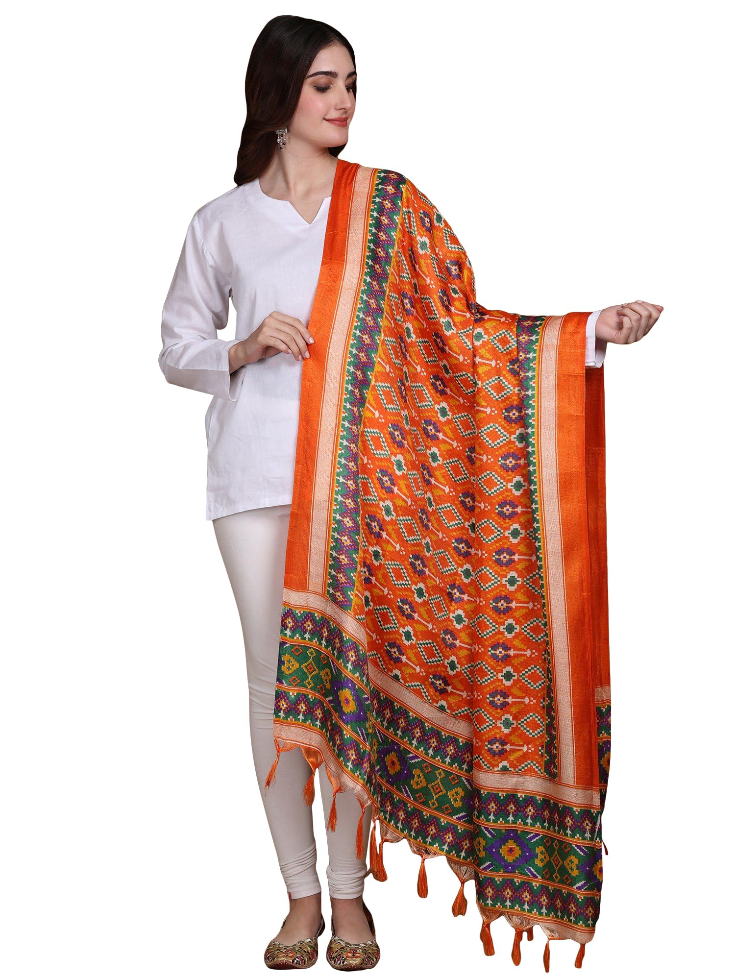 Exotic India Patola Art Damen Dupatta aus Seide bedruckt mit Fransen | traditioneller ethnischer Druck Weave Design Stola Chunni