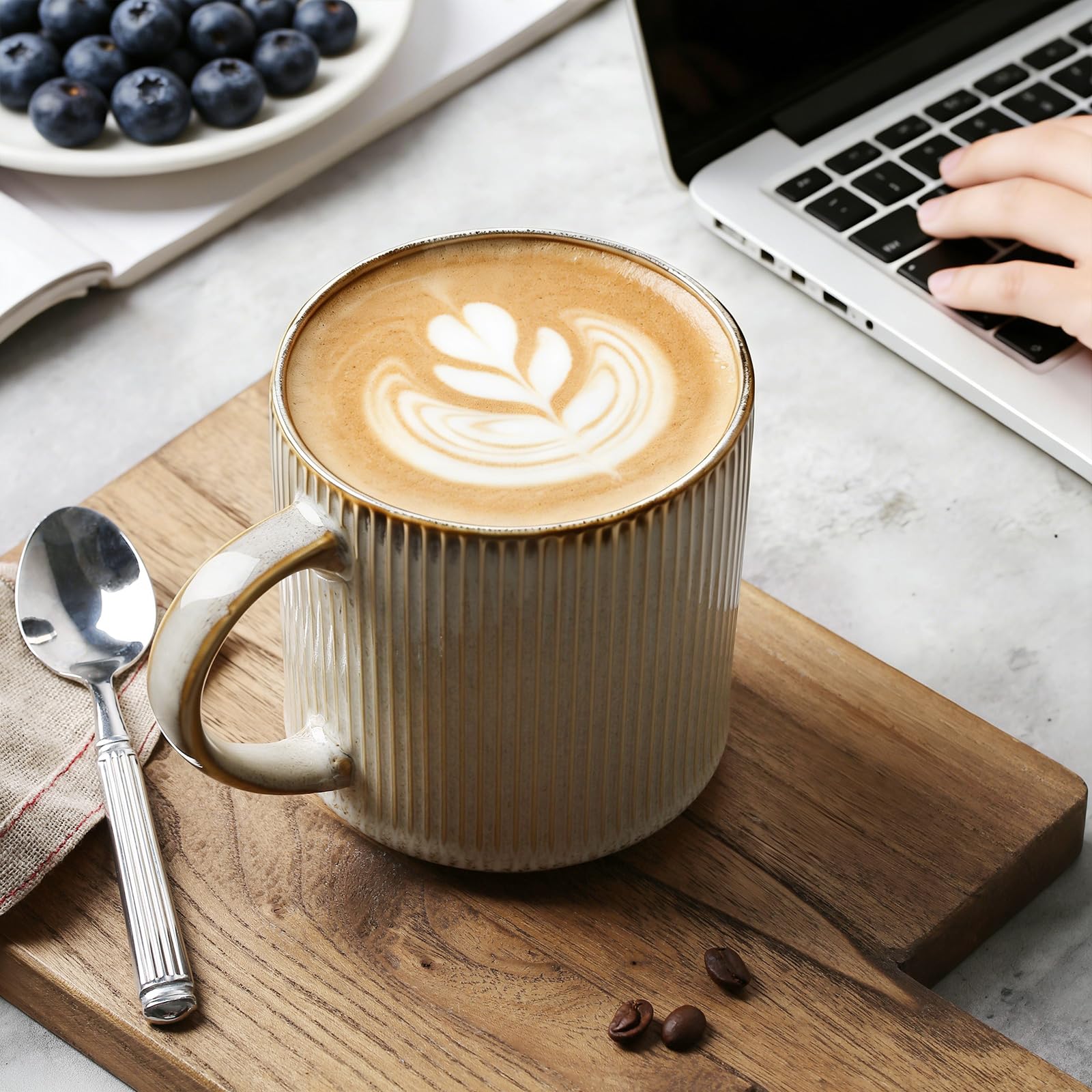 MONITO Juego de 4 tazas de café de 16 onzas, tazas de café de cerámica con asas grandes, adecuadas para latte, té caliente, capuchinos, moca y cacao, beige bonbon