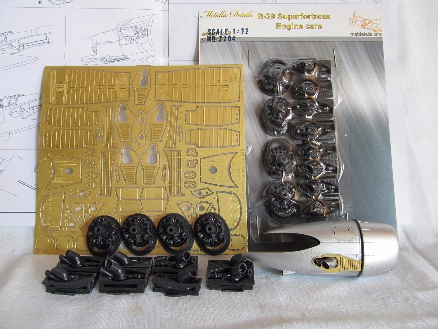 Aircraft Model B-29 SUPERFORTRESS Engine Cars 1/72 PE7204