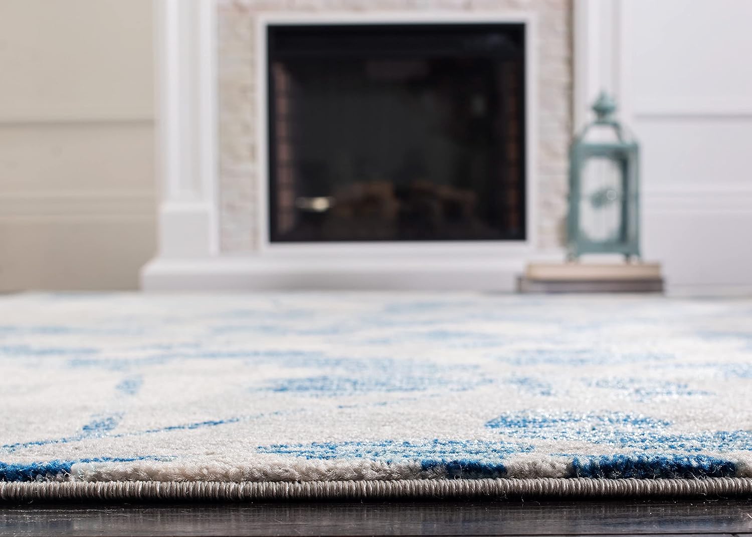 SAFAVIEH Evoke Collection 2'2" x 4' Grey/Light Blue EVK236J Floral Non-Shedding Living Room Bedroom Accent Rug