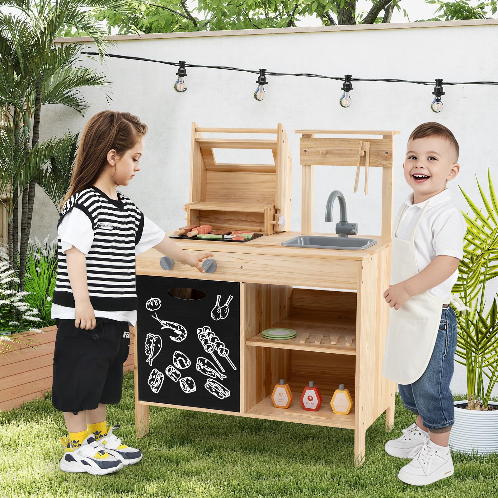 HOMASIS Cuisine extérieure pour Enfants avec Barbecue, Table, évier, Cuisine Jouet avec 27 Accessoires, Ensemble Jouet en Bois de Sapin