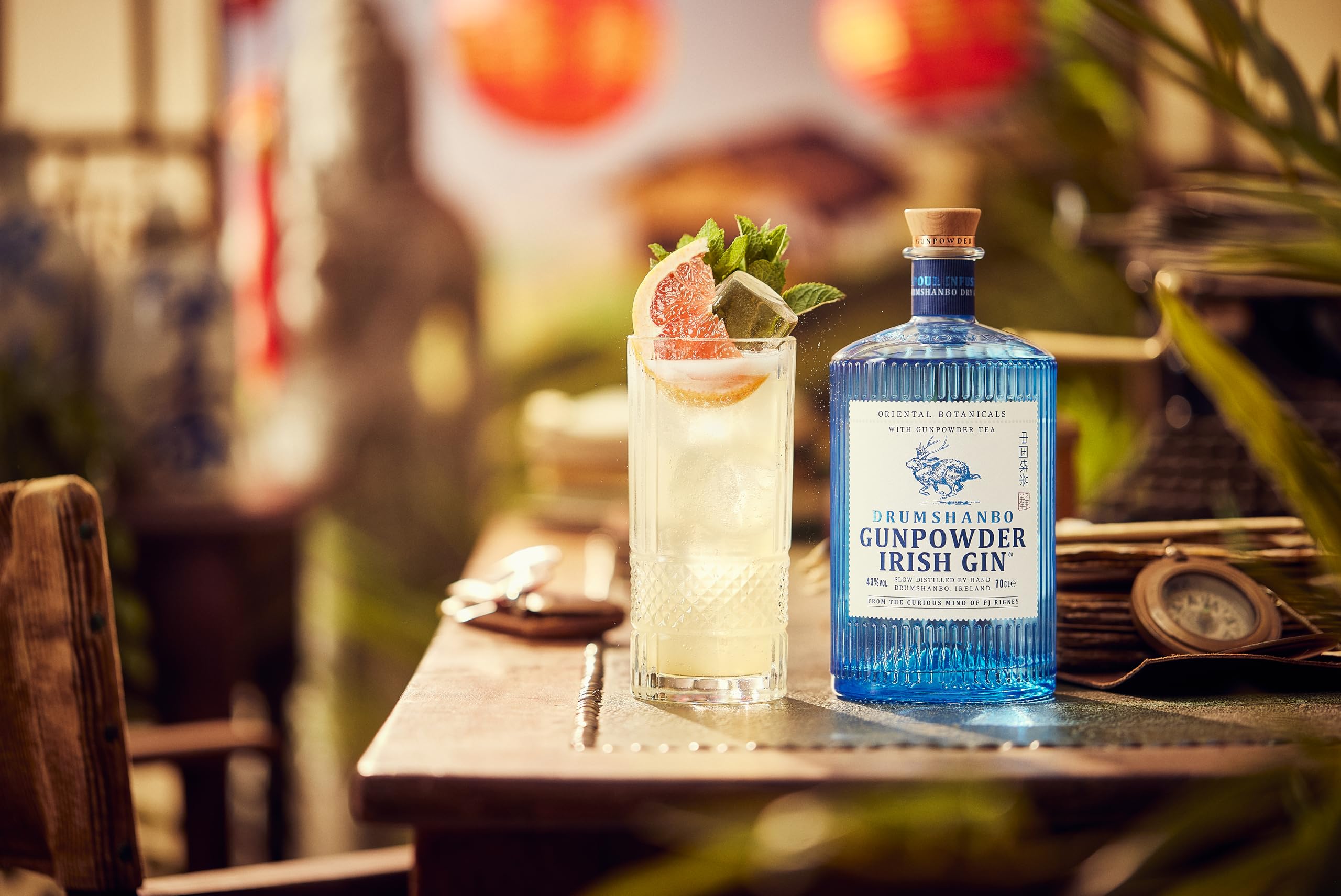 Drumshanbo Gunpowder Irish Gin 43% vol., fruchtig-herb durch den Gunpowder Tea und die zwölf ausgewählten Botanicals