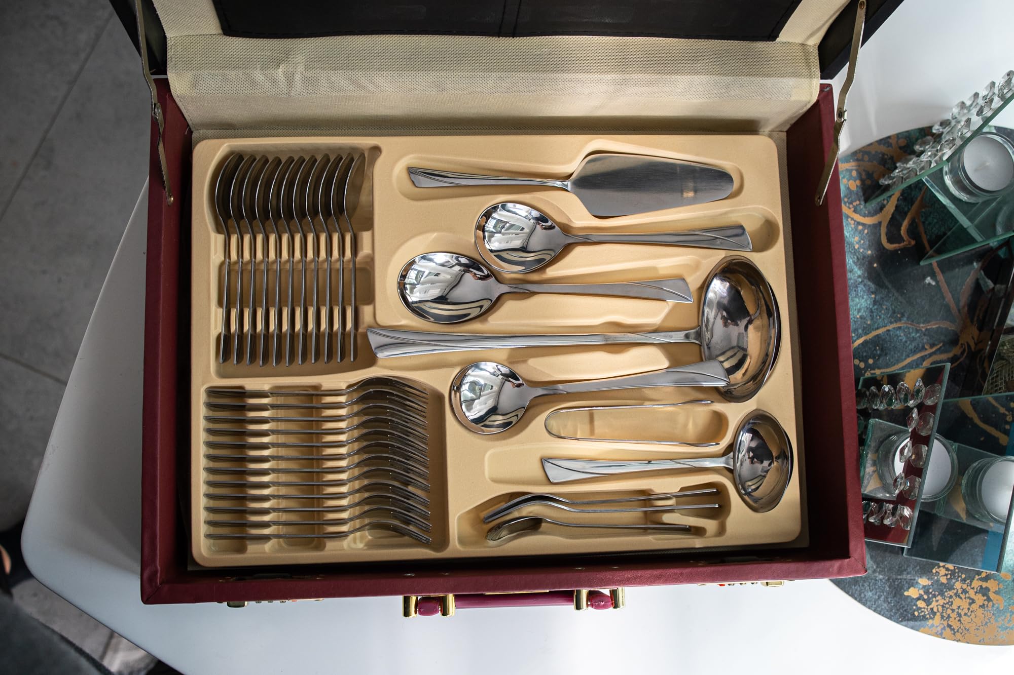 KARL HAUSMANN Set Posate 12 Persone, 72 Pezzi in Acciaio Inox 18/0 con Valigetta - Servizio Posate con Coltelli Forchette Cucchiai + Posate da Servizio, Lucido, Lavabili in Lavastovigli