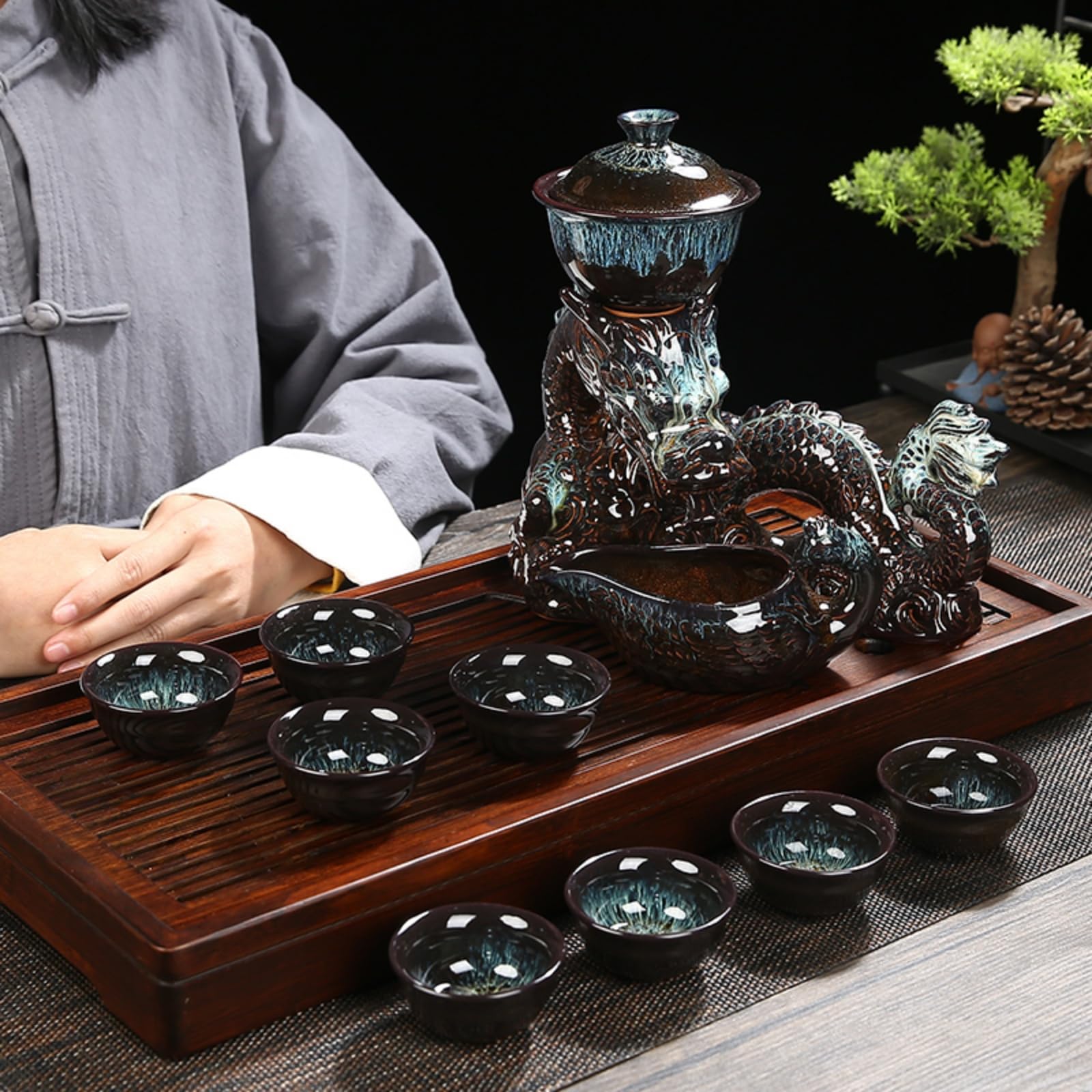 Chiński zestaw do herbaty Gongfu – ceramiczny czajniczek z zaparzaczem, 8 filiżanek, półautomatyczny, z motywem smoka do herbaty liściastej