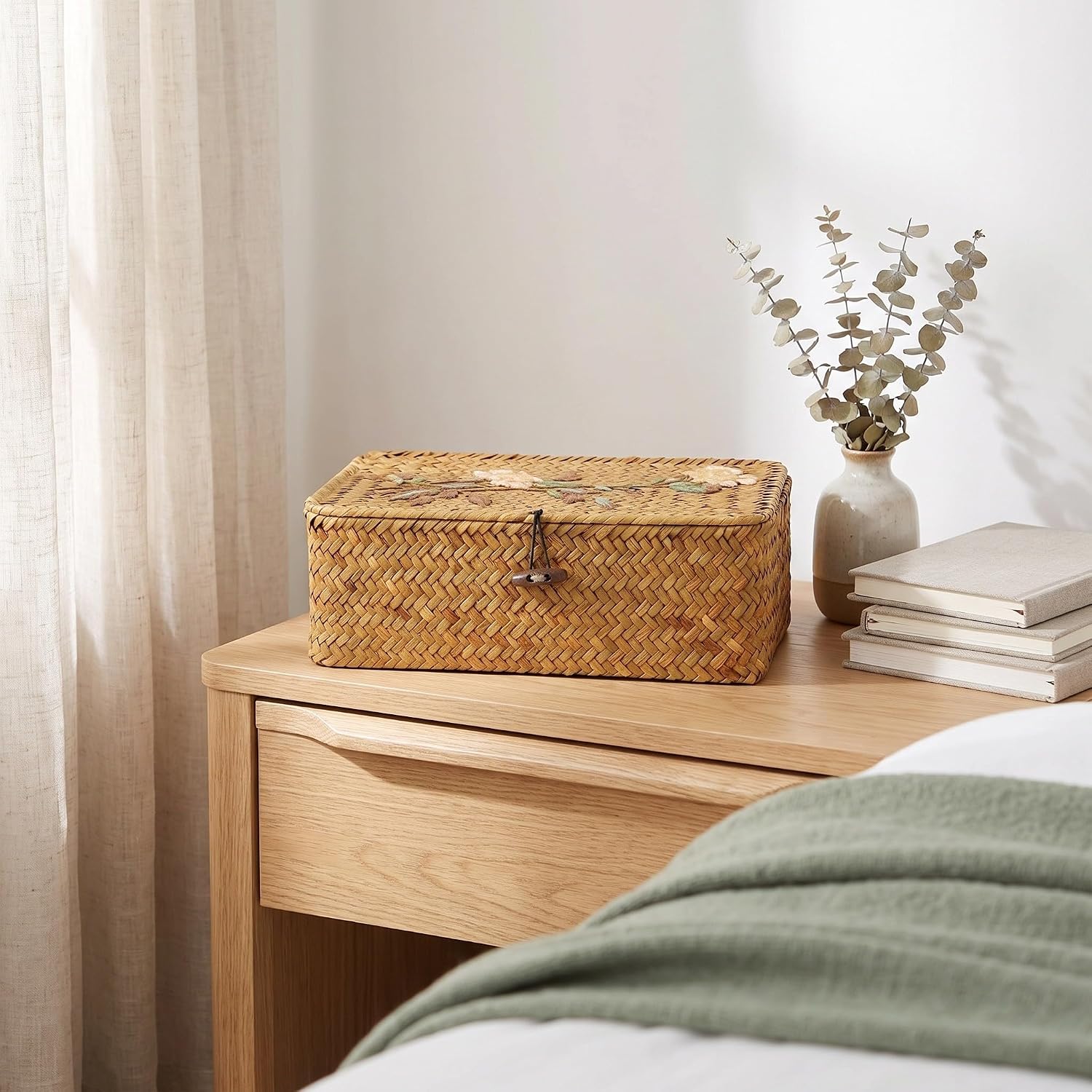 SHINEOFI 2pcs Rectangular Seagrass Storage Bin with Embroidered Flower Lid image 5