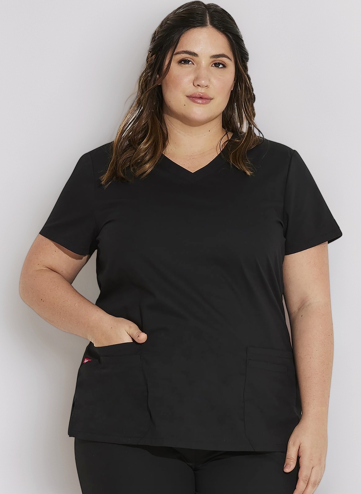 Dickies Women's EDS Signature V-Neck Top with Multiple Patch Pockets Medical Scrubs Shirt (Pack of 1)