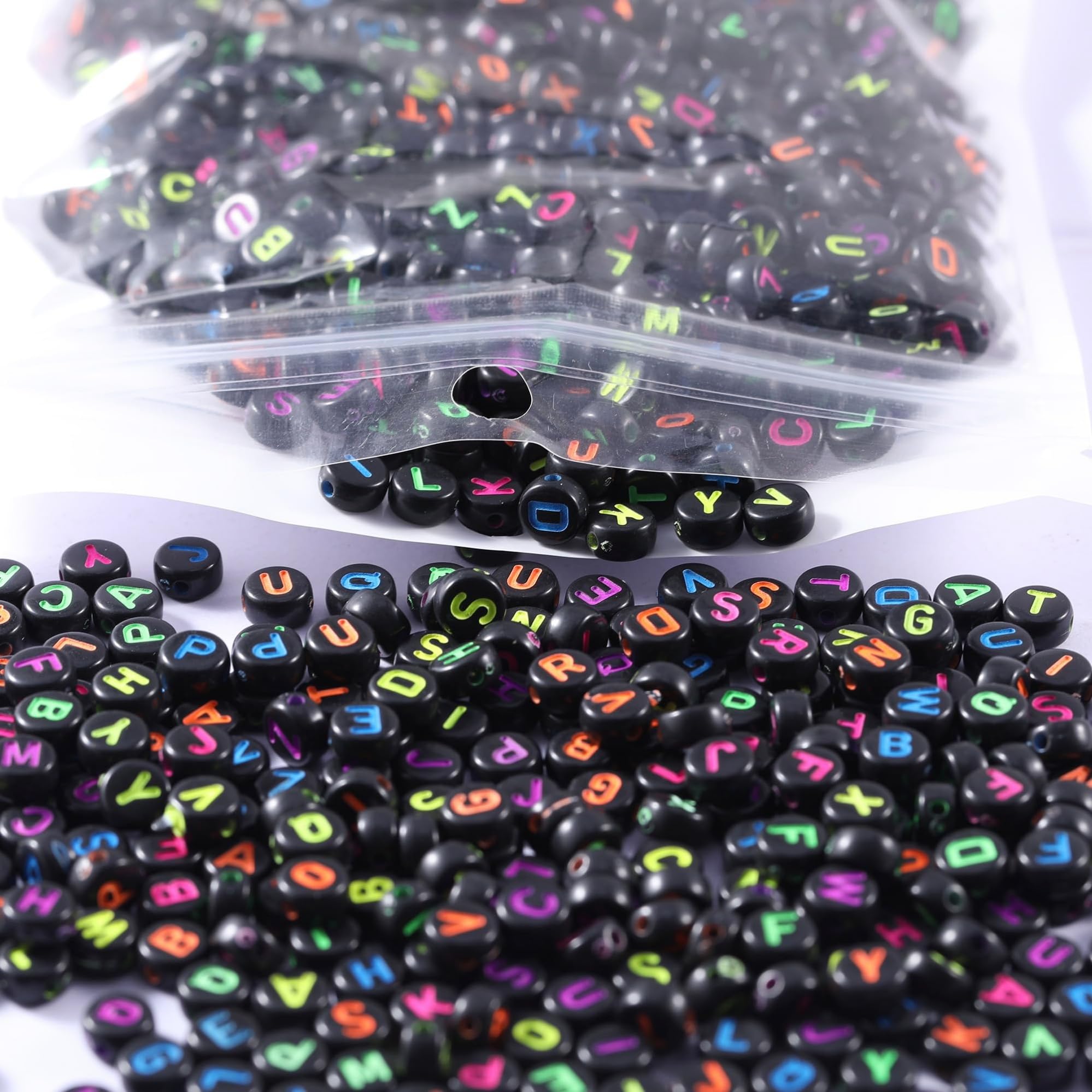 1000pcs Acrylic Alphabet Bead Flat Round 4x7mm Letter A-Z and Number Beads for DIY Jewelry Making Bracelets Key Chains Necklaces Mobile Phone Chain (Black Colofrul Mixed Letter A-Z-1000P)