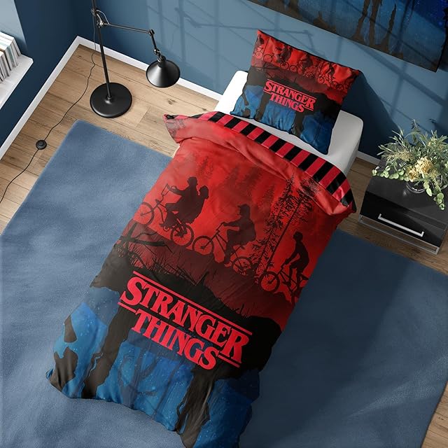 Stranger Things Single Duvet Cover - The Upside Down Design - Official Netflix Reversible Bedding Set with Pillowcase - Polycotton