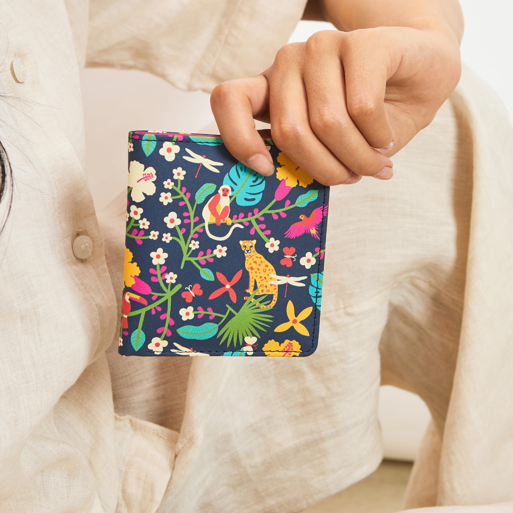 Chumbak Women's Polyurethane Madagascar Tales Mini Wallet (Blue), Blue, S, Classic