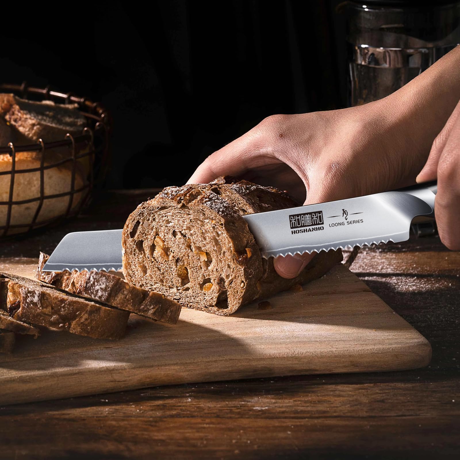 HOSHANHO Brotmesser, 25cm Gestochen Scharf Brotmesser mit Wellenschliff aus Hochgekohltem Edelstahl, Professional Bread Knife für Brot, Bagels, Kuchen