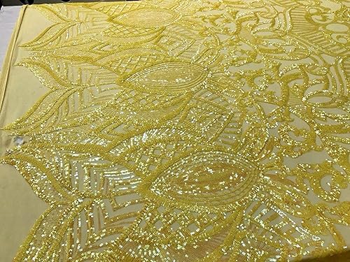 Miniatura 10 de Diseño iridiscente de realeza bordado con lentejuelas en una tela de malla elástica de 4 vías (verde sobre negro, 3 yardas)