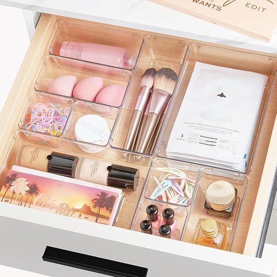 Vtopmart 44 Pack Drawer Organiser, 4-Size Desk Organiser Drawers, Clear Plastic Storage Bins for Makeup, Bedroom, Kitchen Gadgets Utensils and Office | Stackable Transparent Design for Bathroom, Dressing Table, Kitchen and Office,  with Non-Slip Mat, Easy to Clean