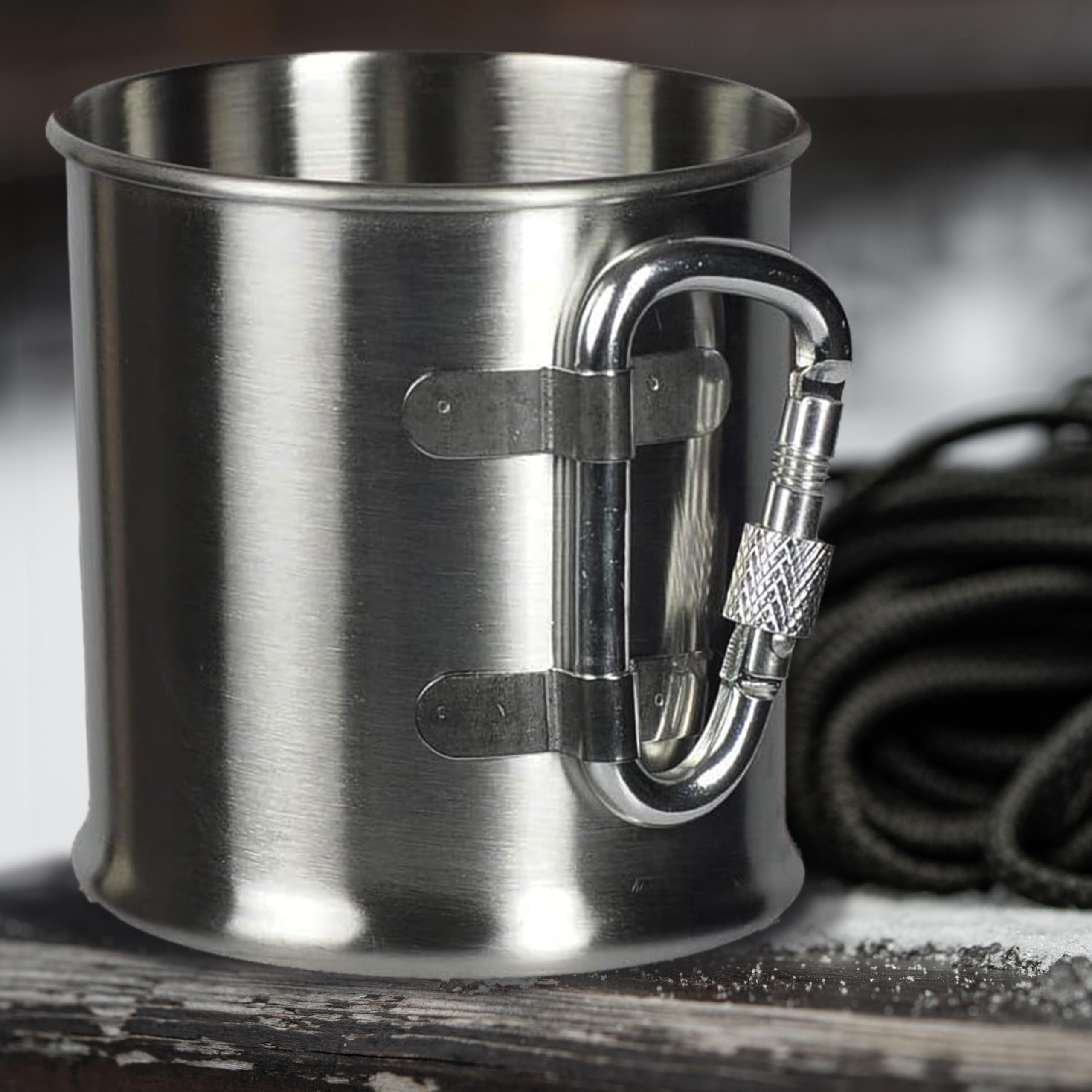 Stainless Steel Carabiner Mug With Lid For Comfort During Outdoor