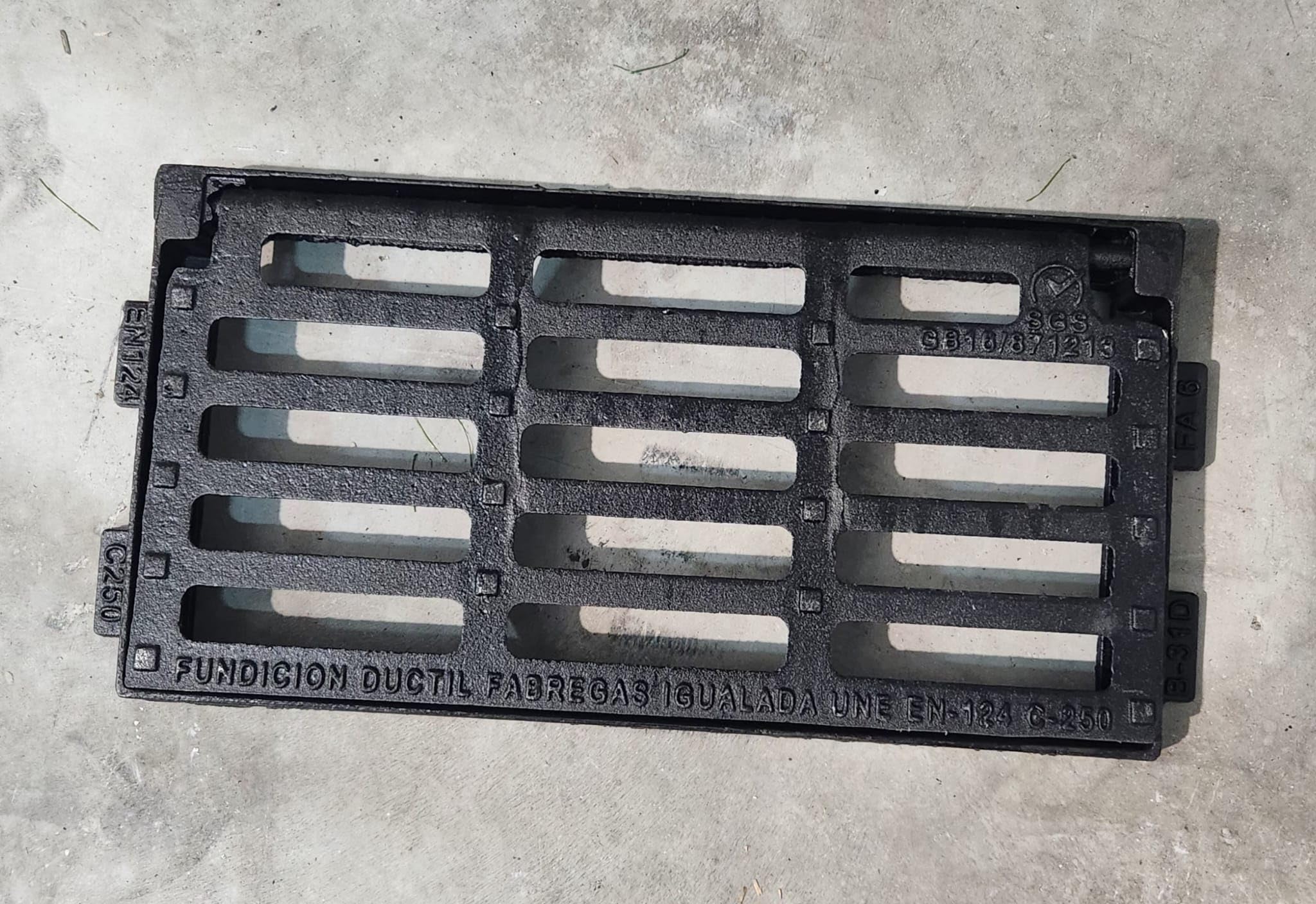 REJILLA FUNDICION C-250 DE MEDIDAS 500mm X 260mm x 50mm altura