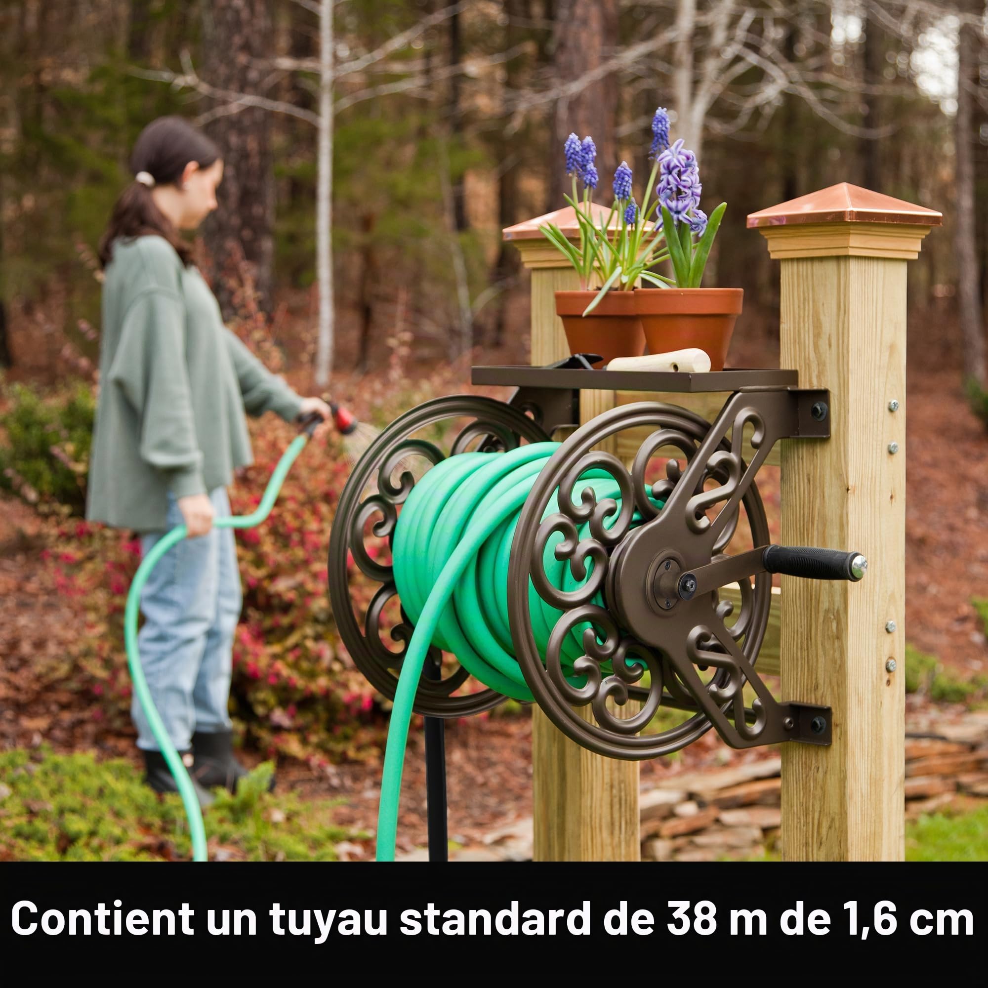 Liberty Garden 708 Enrouleur de tuyau d'arrosage mural décoratif en acier pouvant contenir 38 m de tuyau de 1,6 cm Bronze
