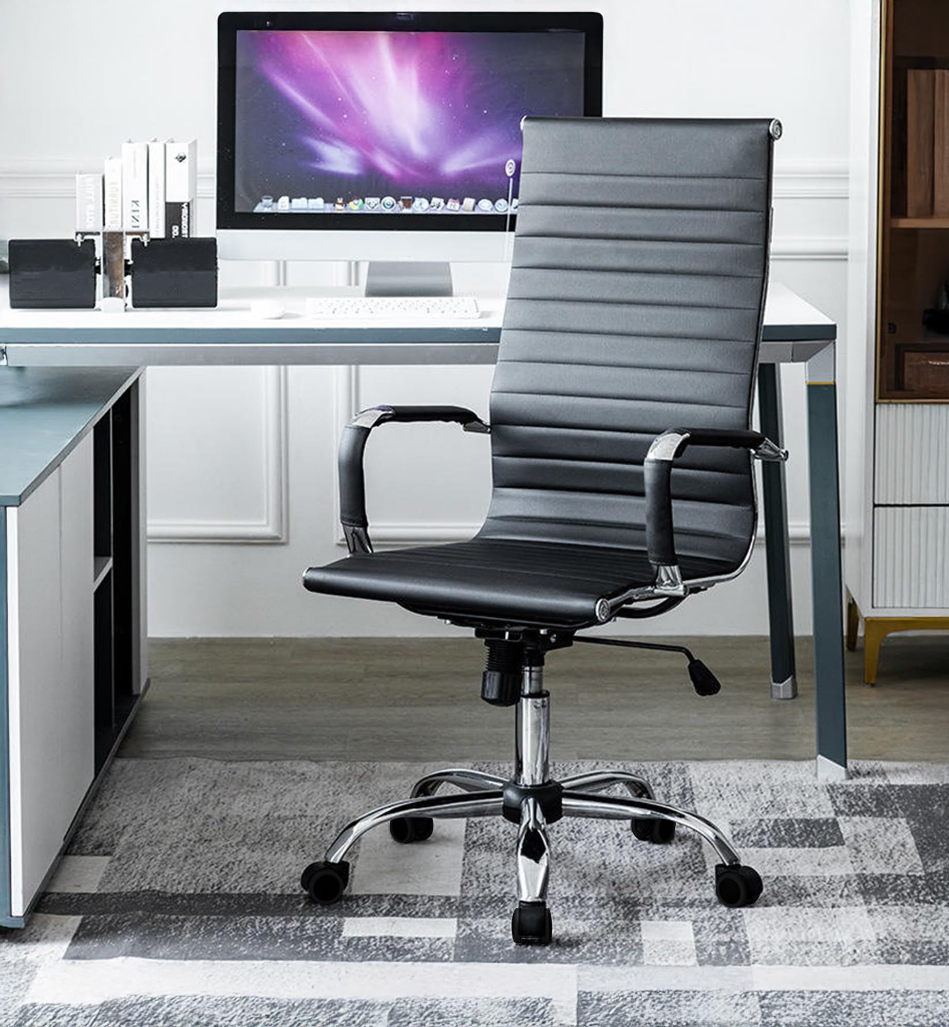 IlGruppone Sedia da Ufficio Elegante Poltrona Direzionale Base Cromata Ruote SilenzioneErgonomica Design Moderno Colore Nero Rivestimento Ecopelle