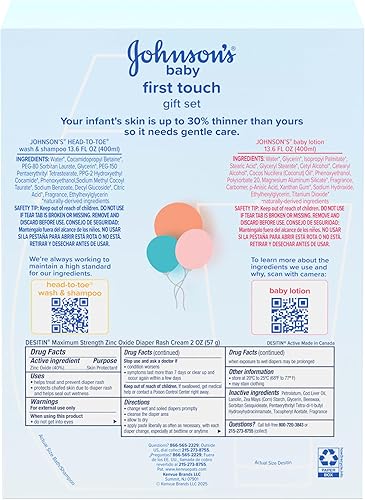 Miniatura 2 de Johnson's First Touch Baby Gift Set, Baby Bath, productos esenciales para la piel y el cabello, kit para nuevos padres con lavado y champú, loción y