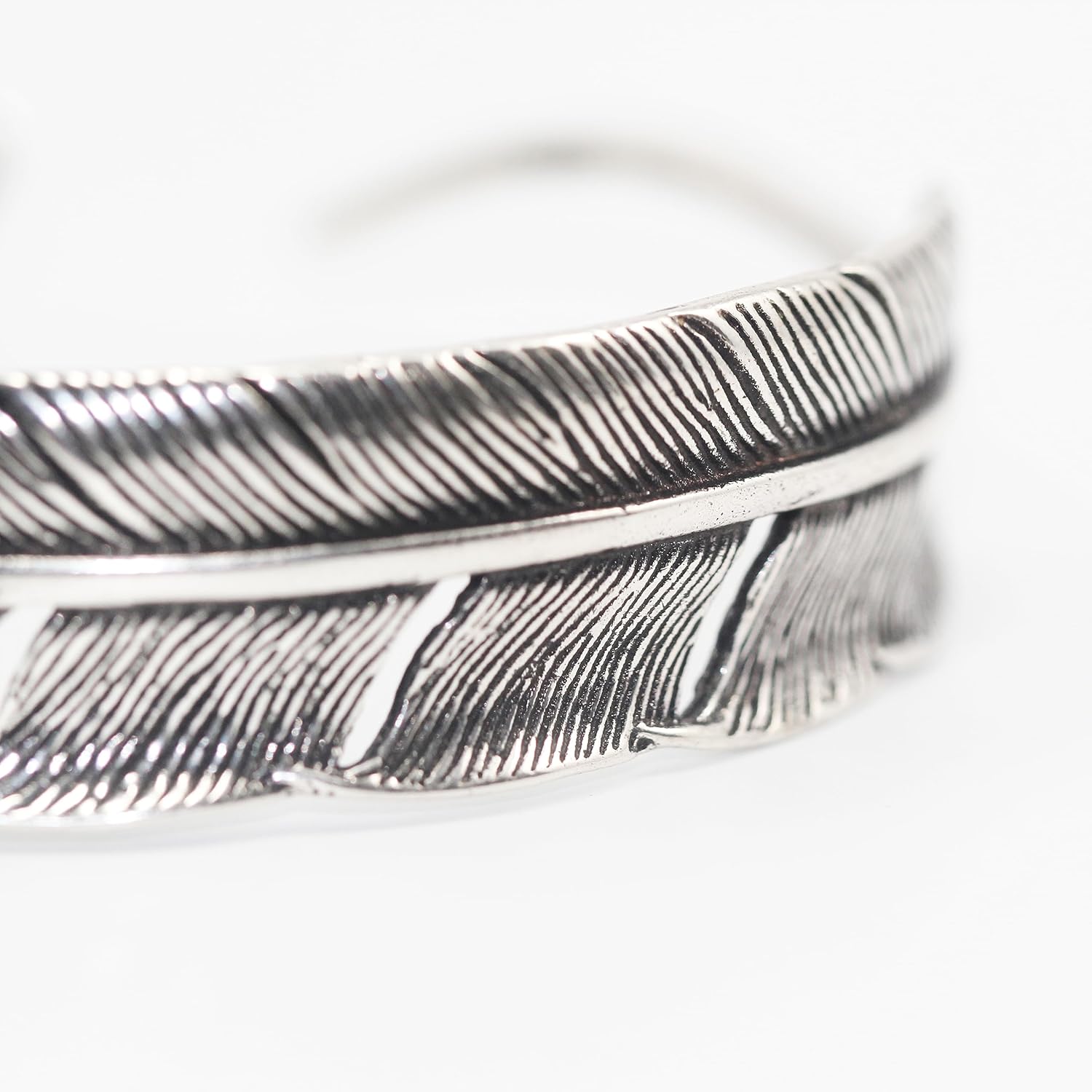 Innocence S925 Silver-Plated Antique Wide Feather Cuff Bracelet For Men Women Adjustable Retro Twisted Feathers Bracelets Gift Jewelry
