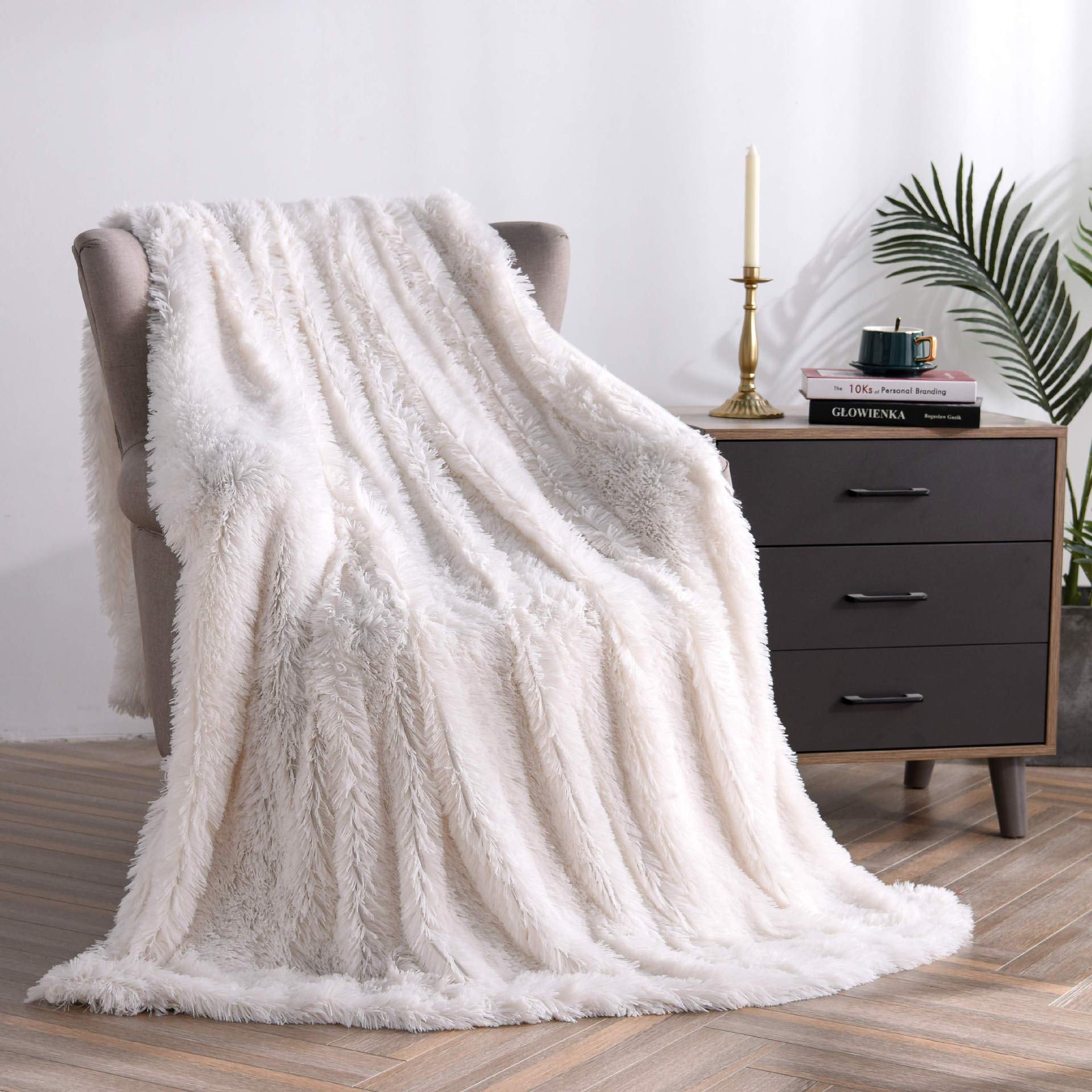 Hixingo Invierno Manta de Franela para Cama y Sofa, Color sólido Súper Suave Mantas Polar, Colcha de Microfibra Esponjosa y Cálida (Blanco,150x130cm)