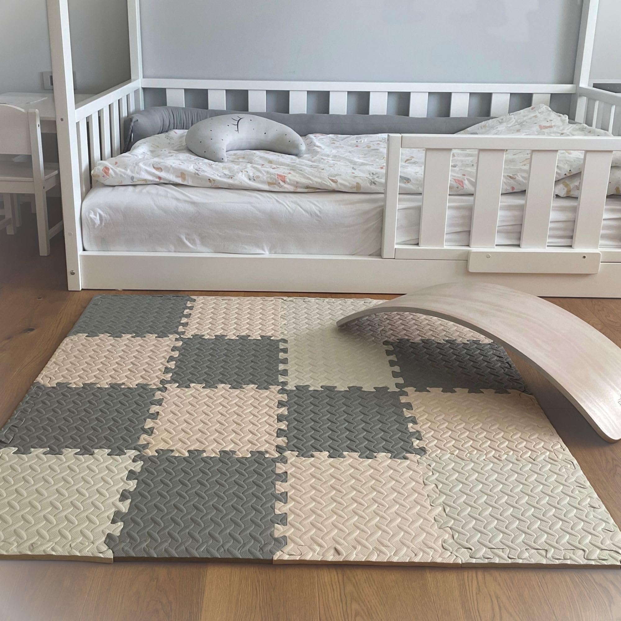Kidkool Puzzlematte Spielmatte für Baby u. Kinder mit 18 Stück in Grau, Weiß und Beige Farben - 100% Ungiftig, rutschfest und Abwischbar | PUZZLEMAT