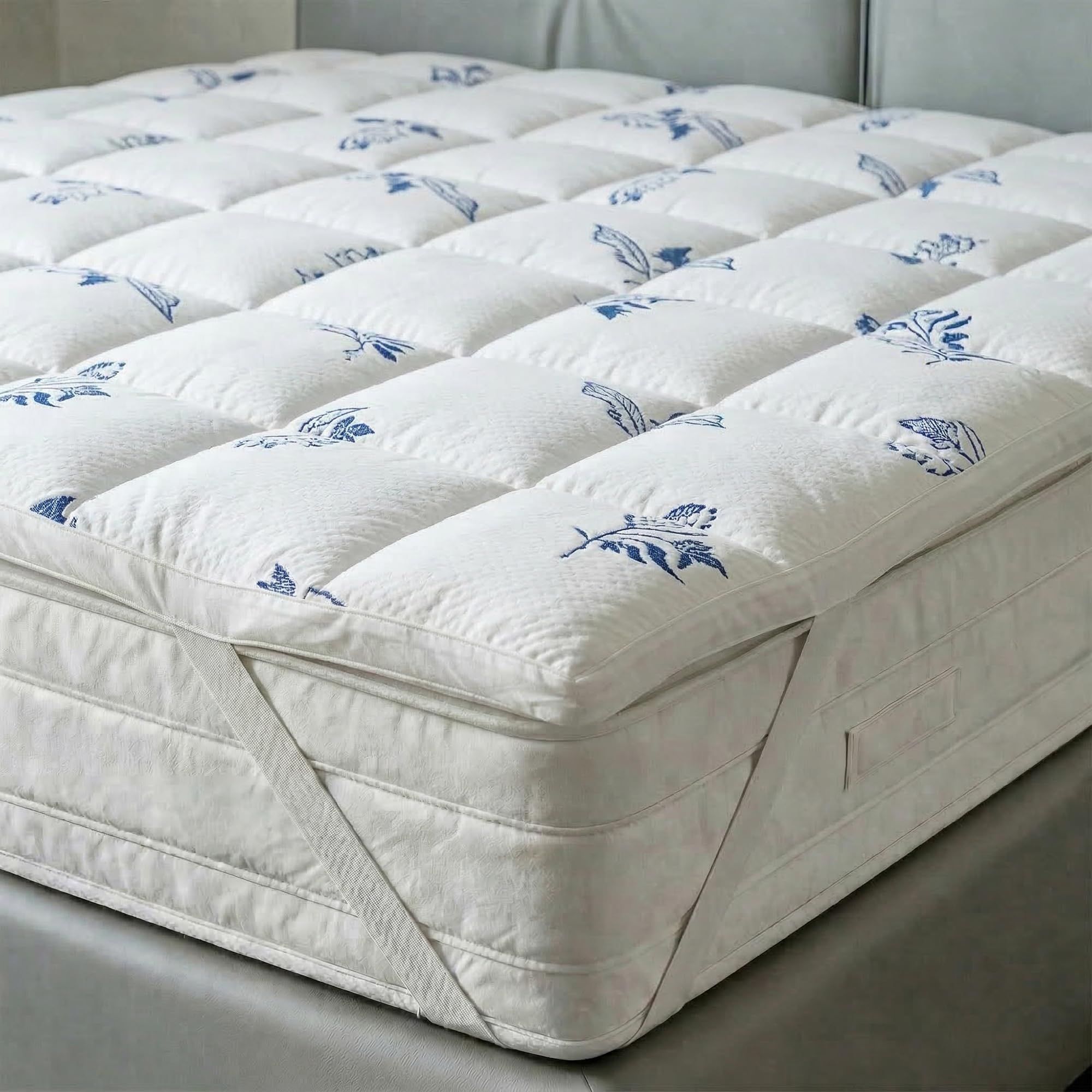 Topper AIR letto Matrimoniale 160x195, Imbottitura 300 gr/mq, Soffietto di 3 cm, Coprimaterasso Traspirante con Elastici per il fissaggio, Lavabile in Lavatrice
