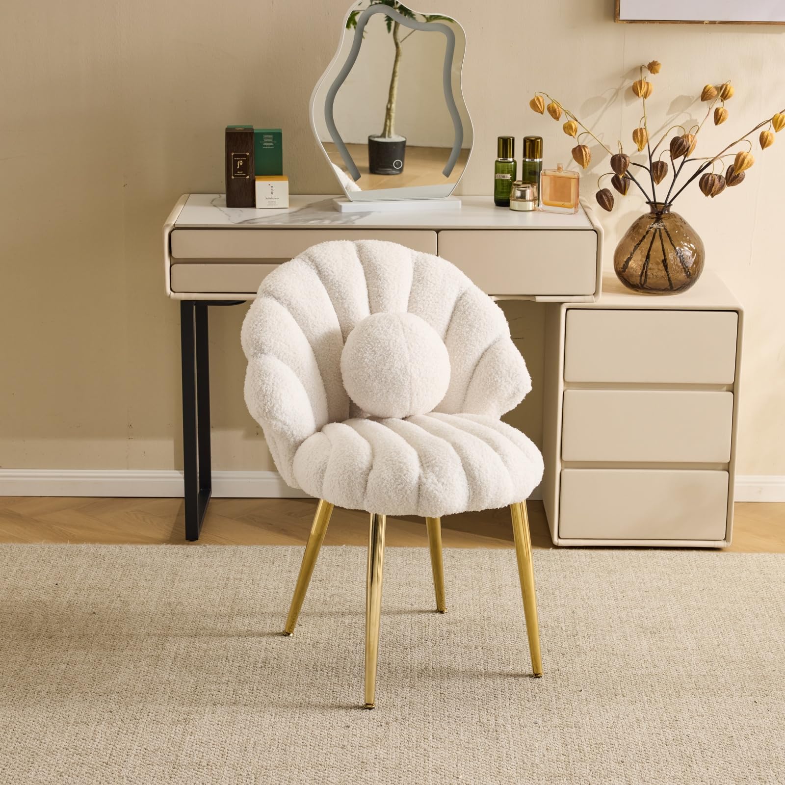 Bonnlo Armchair Accent Chair, No Wheels Teddy Fleece Dressing Table Chair with Golden Legs for Vanity, Shell-Shaped Desk Chair with Cute Small Pearl Deco Pillow for Bedroom/Living room (Light Khaki)