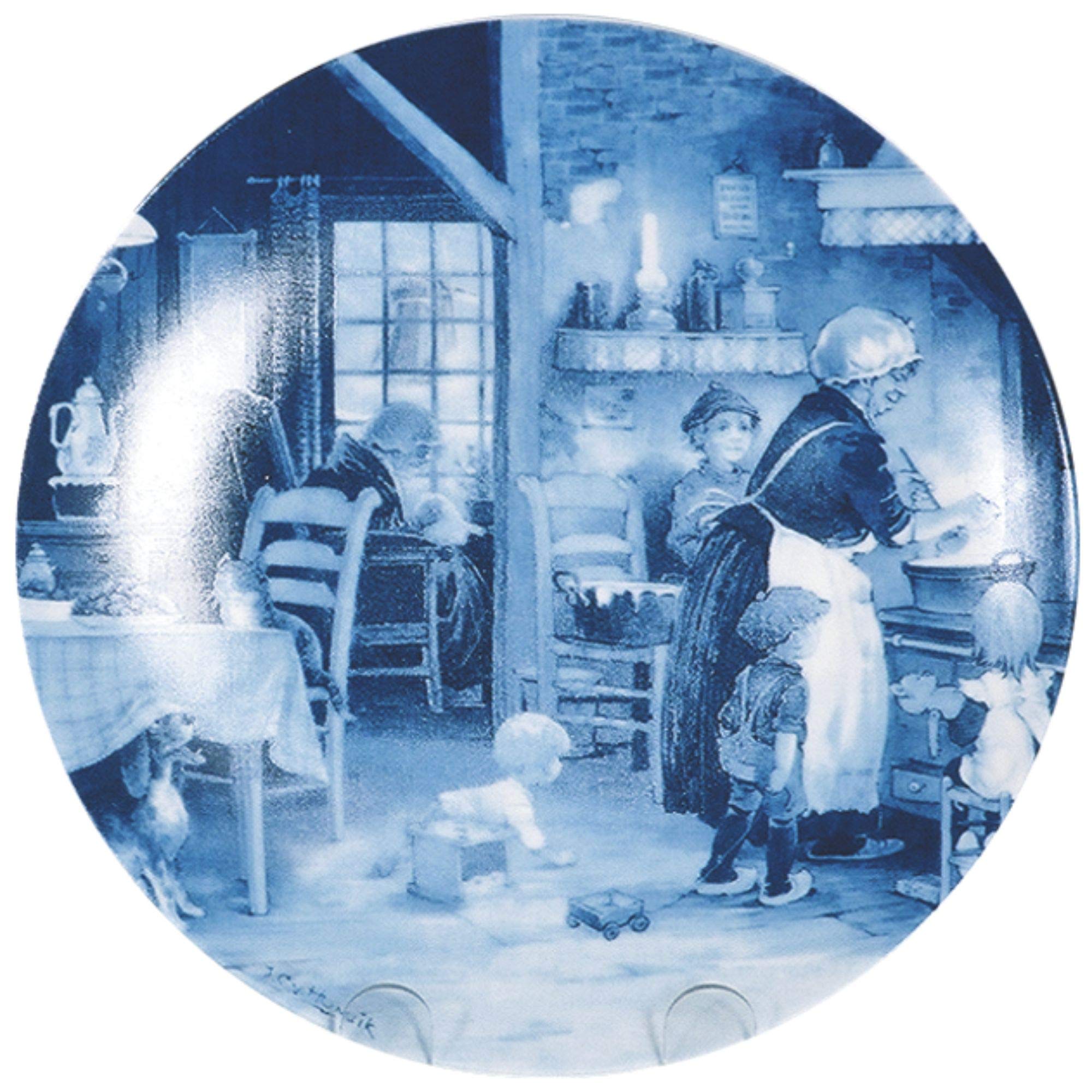 Essence of Europe Gifts Collectible Dutch Gift J.C Van Hunnik Family Gathering Scene Decorative Blue 9