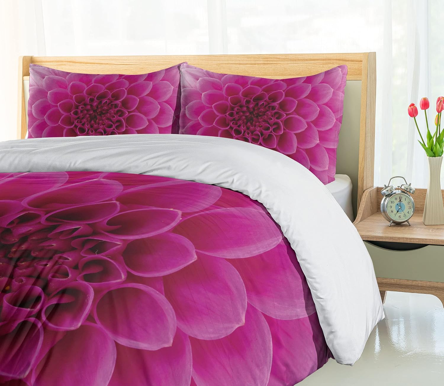 Ambesonne Floral Duvet Cover Set, Close-Up Flower Petals Florets Nature Beauty Fragrance Botany Bloom Fresh Picture Print, Decorative 3 Piece Bedding Set with 2 Pillow Shams, Queen Size, Magenta