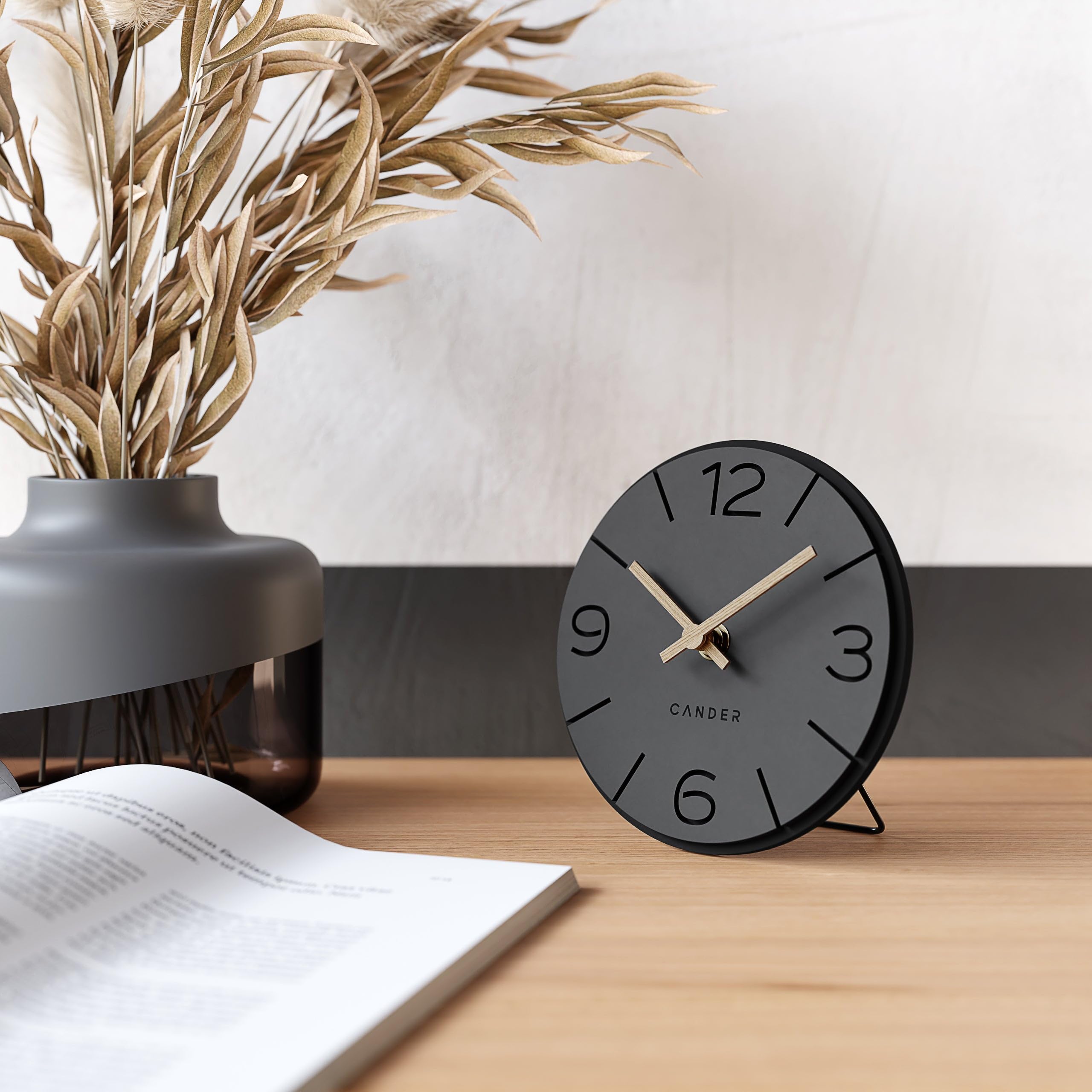 Cander Berlin MNU 2615 Y - Reloj de mesa silencioso sin tictac, 15 cm, analógico, funciona con pilas, color gris y negro