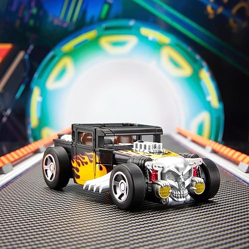 Miniatura 7 de Transformers Colaborative Hot Wheels x Bone Shaker, figura de acción de robot de clase de lujo de 5 pulgadas que se convierte en automóvil, juguetes