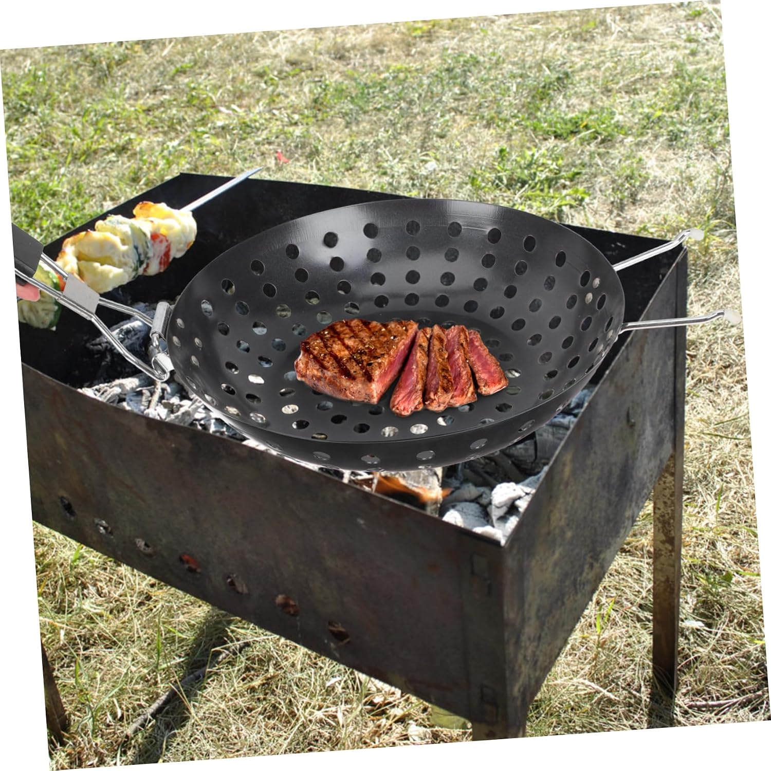 Outdoor Nonstick Grill Pan Folding Handle Grilling Skillet for Picnics and Parties Bbq Accessory Even Heat Distribution