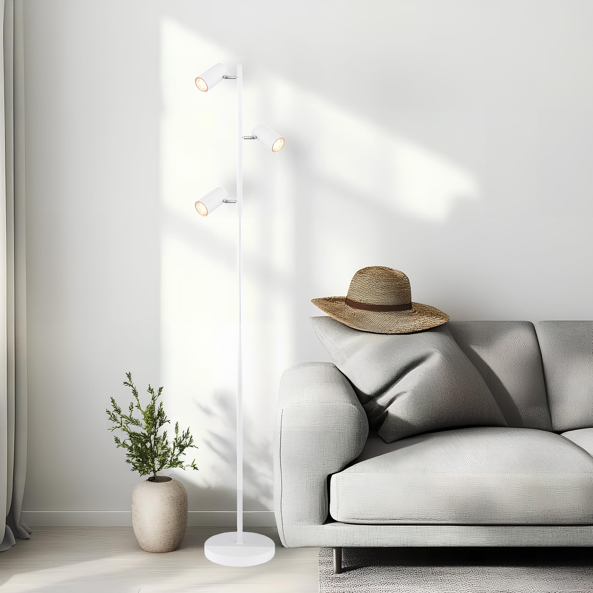 Stehleuchte Luvio 3-flammig GU10 | Milchweiß, Minimalistisches Design, Verstellbare Strahler | Ideal für Wohnzimmer, Schlafzimmer und Home-Office