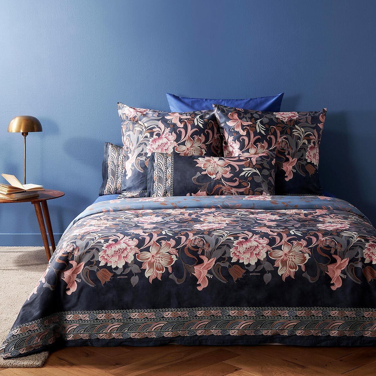 Bassetti Verona Bettwäsche + 1 Kissenhülle aus 100% Baumwollsatin in der Farbe Blau B1, Maße: 155x220 + 1 K 80x80 cm - 9325851