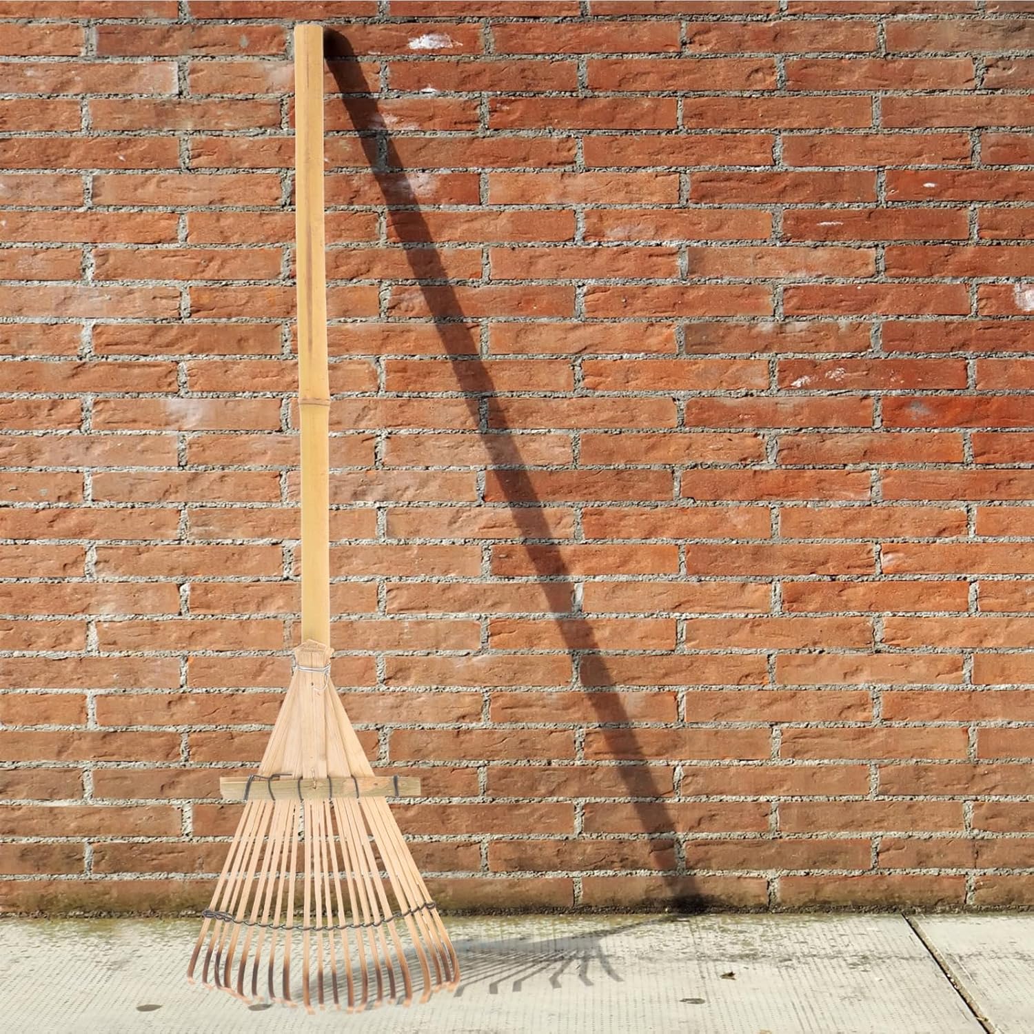 HANABASS Bamboo Garden Rake Small Hand Rake for Soil Loosening Lawn Care Gardening Tool Lightweight Durable