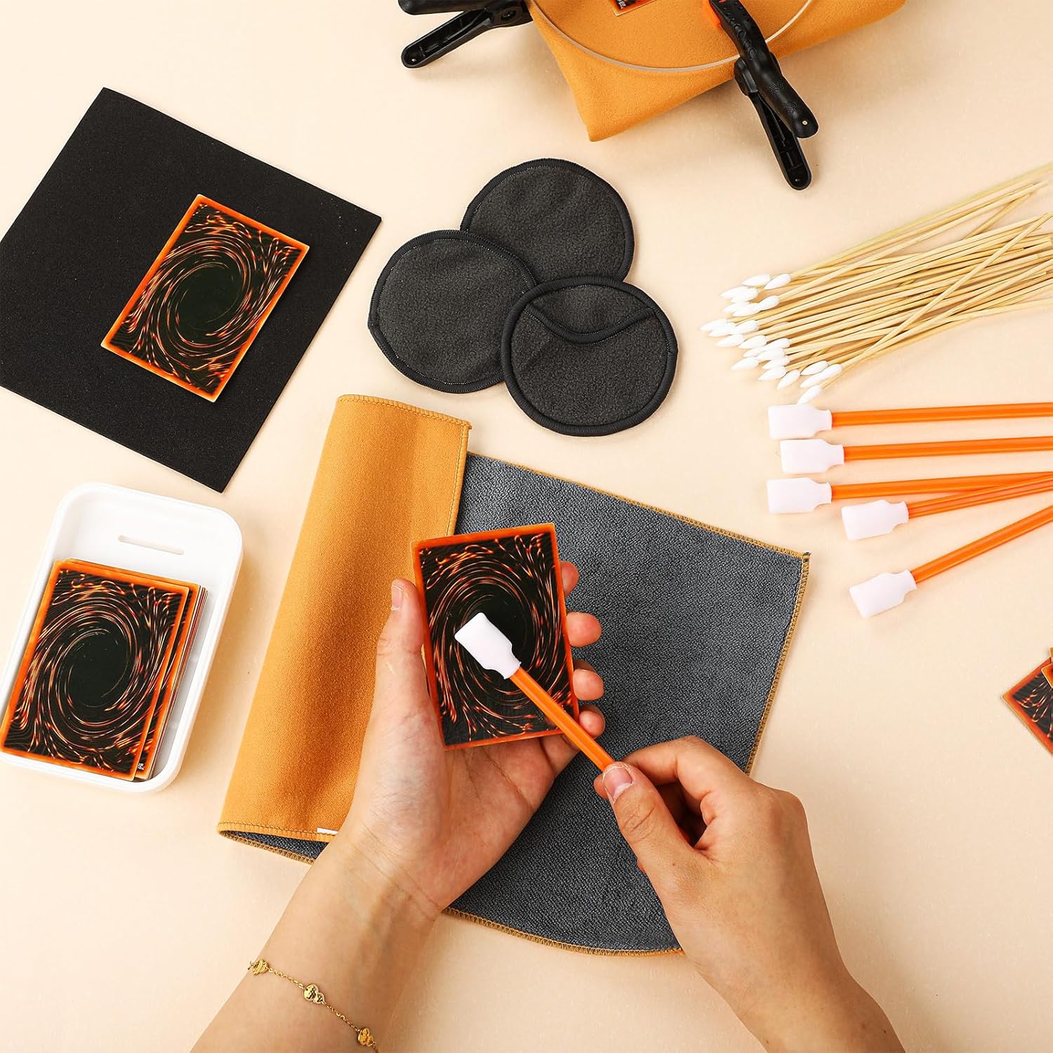 Leinuosen 228 Pcs Trade Card Flattening Kit, Card Cleaning Kit for TCG Collectors Collectible Cleaning Protect Supplies