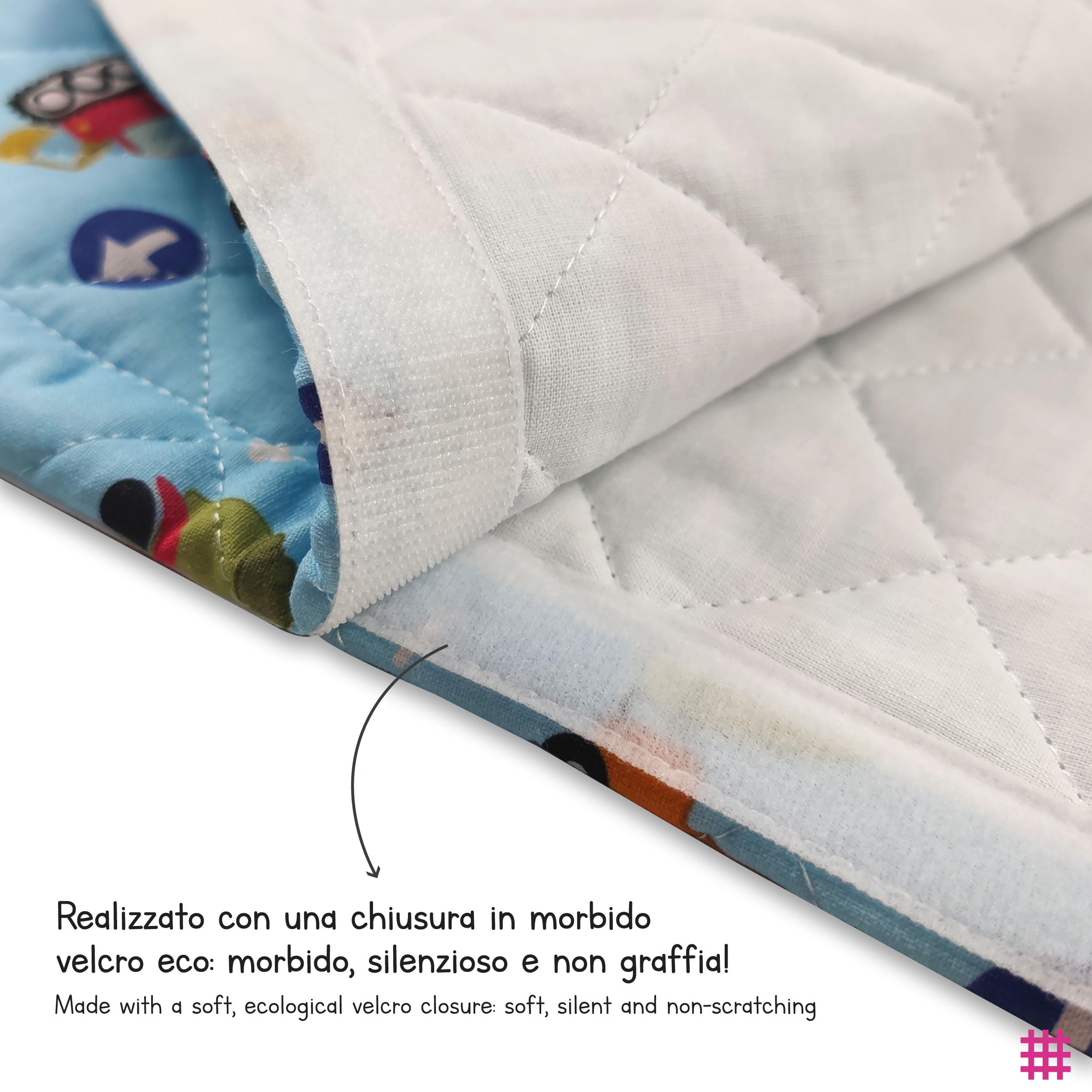 Panini Tessuti Ensemble de puériculture, Sac de Couchage et Pochette pour bébés de 2 à 6 Ans - Tissu matelassé 100% Coton - Made in Italy (Voitures Bleues Ensemble de puériculture)