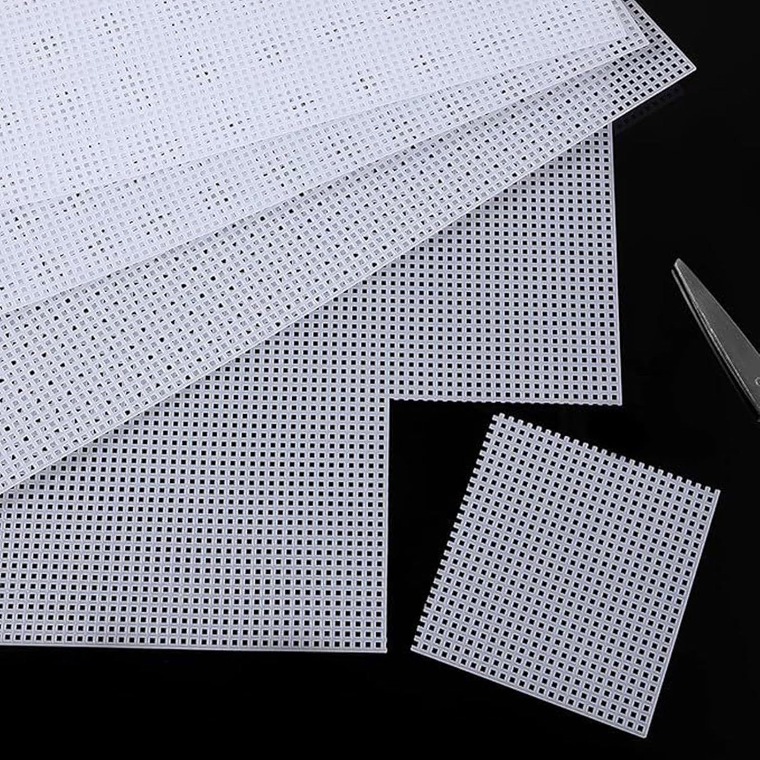 5 PCSプラスチックメッシュシートシート針で実用的なメッシュキャンバスシートかぎ針編みプロジェクト刺繍のクラフト用