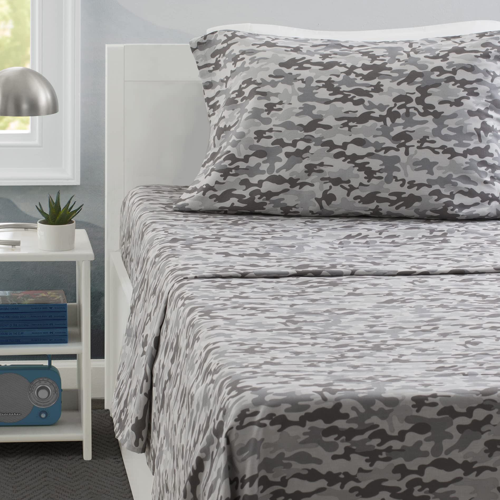 Delta Children 3-Piece Twin Sheet Set - Includes 1 Flat Sheet, 1 Fitted Sheet & 1 Pillowcase, Camo