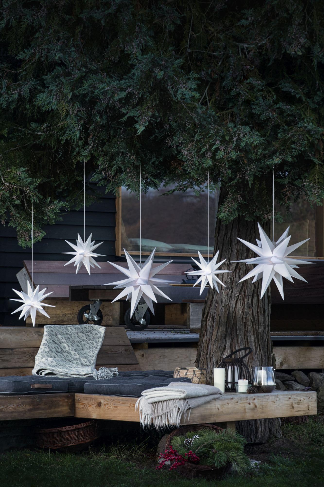 Novaliv Weihnachtsstern beleuchtet Faltstern 55cm Dekostern Weiss hochwertiger Kunststoffstern für Glühbirne mit Timer Funktion 3D Stern 18 Zackig Leuchtstern Weihnachtslicht Winterbeleuchtung