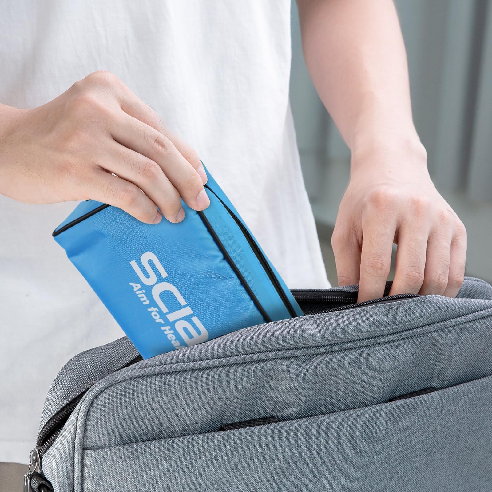 SCIAN Esfigmomanómetro Manual Aneroide, Tensiómetro de Brazo Manual Profesional, Brazalete Universal 22-42cm, para Uso Médico y Doméstico con Bolsa de Transporte (Azul cielo)