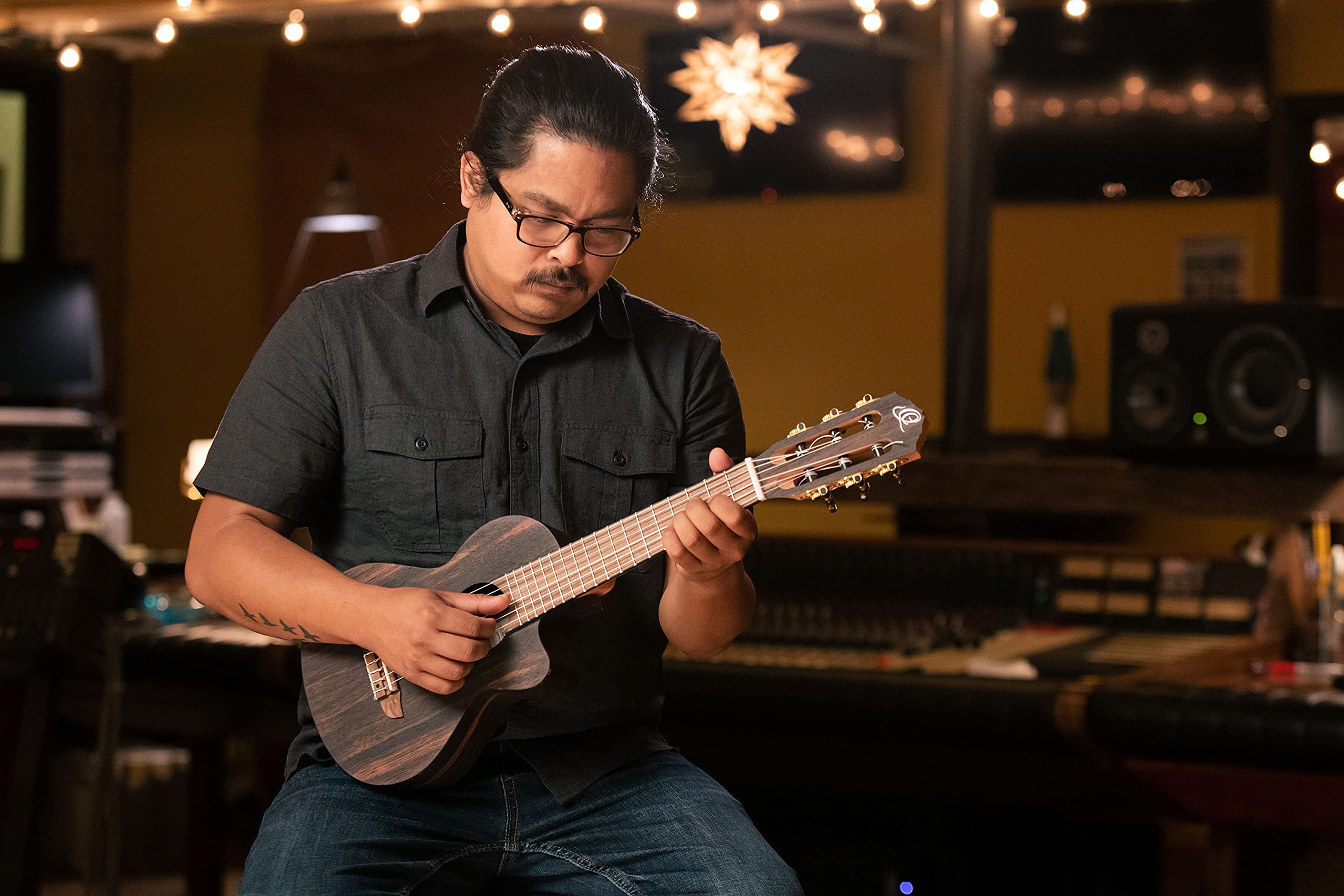 Ortega Guitars Travel Guitar elettro-acustica - Mini/Travel Series - Guitarlele 6 corde - Ebony, Mahogany (RGL5EB-CE)