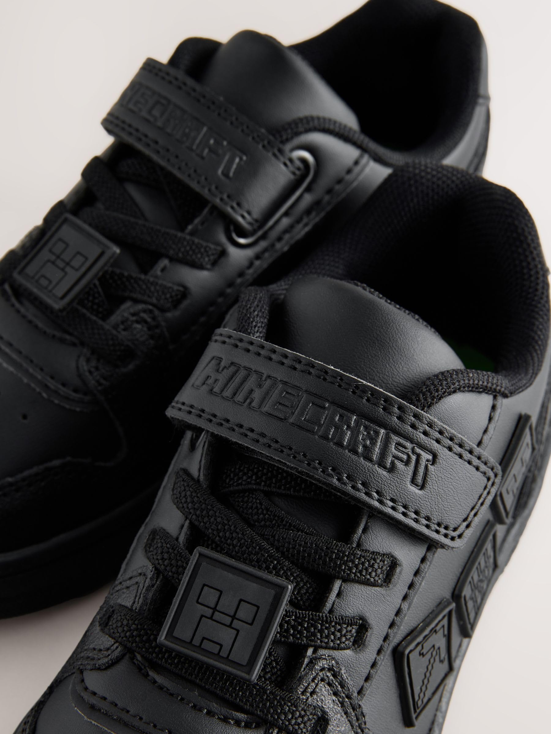 NEXT Garçon Chaussures d’école avec Lacets élastiques et Fermeture Scratch