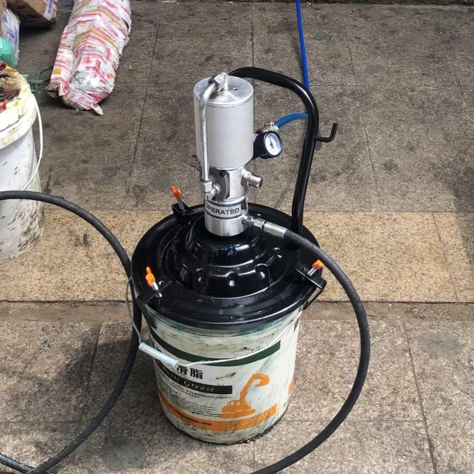 Pneumatyczna pompa smaru: przenośna pneumatyczna pompa smaru o podwójnym działaniu, zestaw do gruntowania oleju powietrznego o wysokim ciśnieniu do 5 galonów wiadra z płytką śledzącą