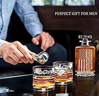 Vista 4 de Decantador de whisky grabado con la bandera estadounidense We The People, juego de decantador con 2 vasos para licor, whisky, bourbon o vino, regalo