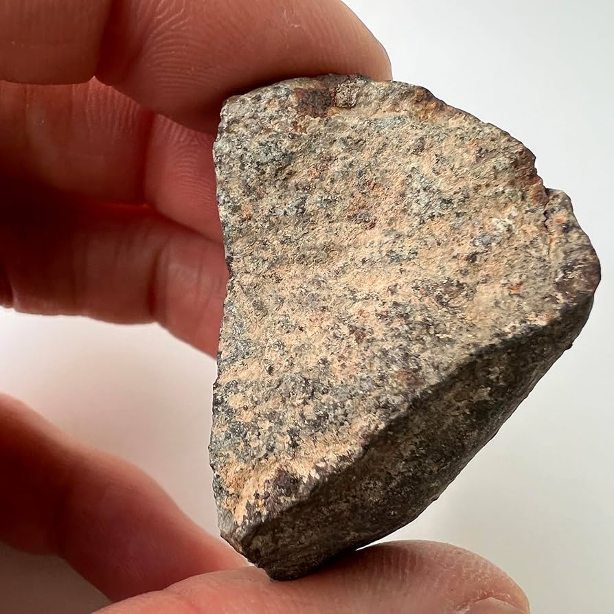 ヴィニャーレスViales隕石コンドライトCondriteメテオライト1.5KG ヴィニャーレスViales隕石コンドライトCondriteメテオライト1.5KG