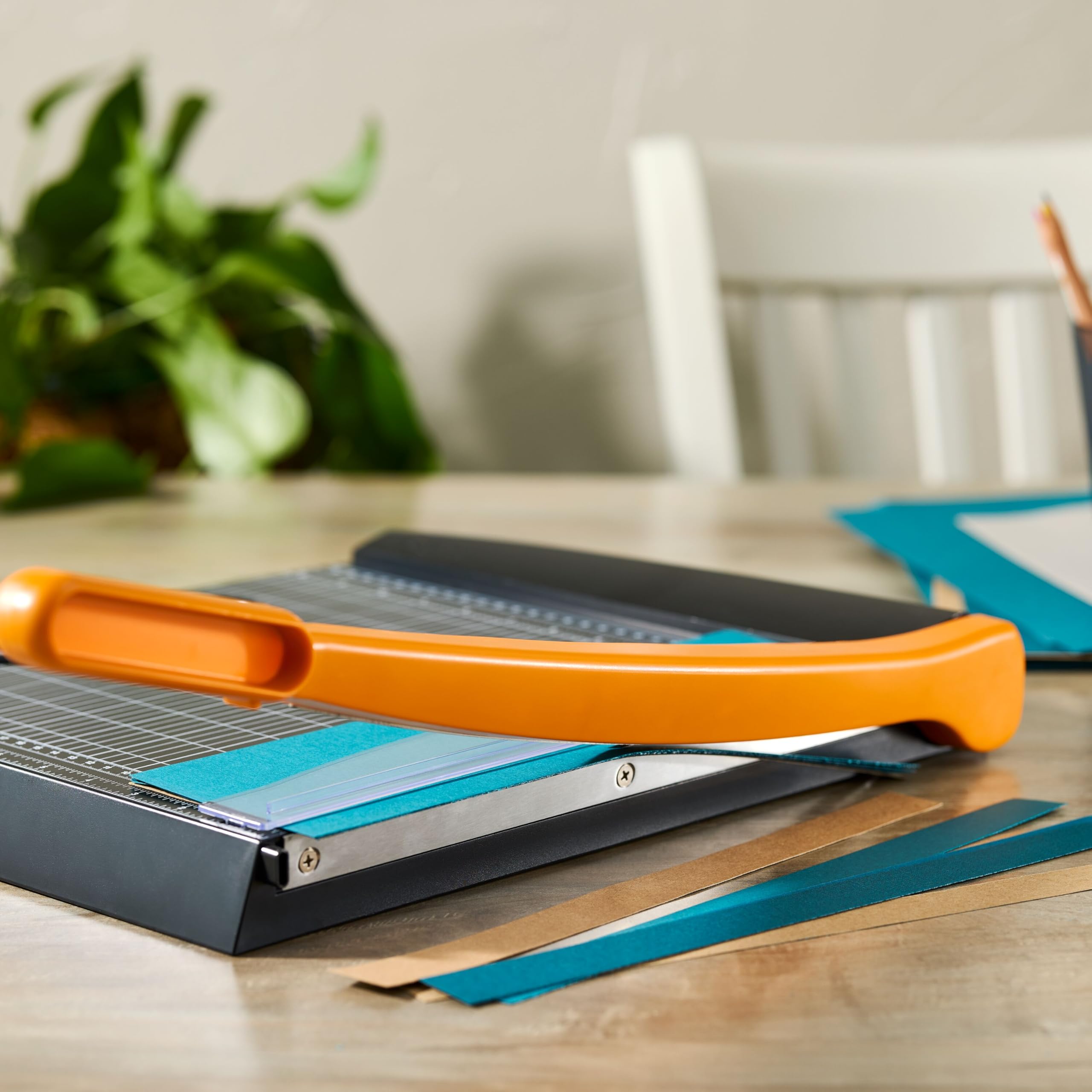 ペーパーマッシュ Amazon.com: Fiskars Recycled Bypass Paper Trimmer, Self-Sharpening