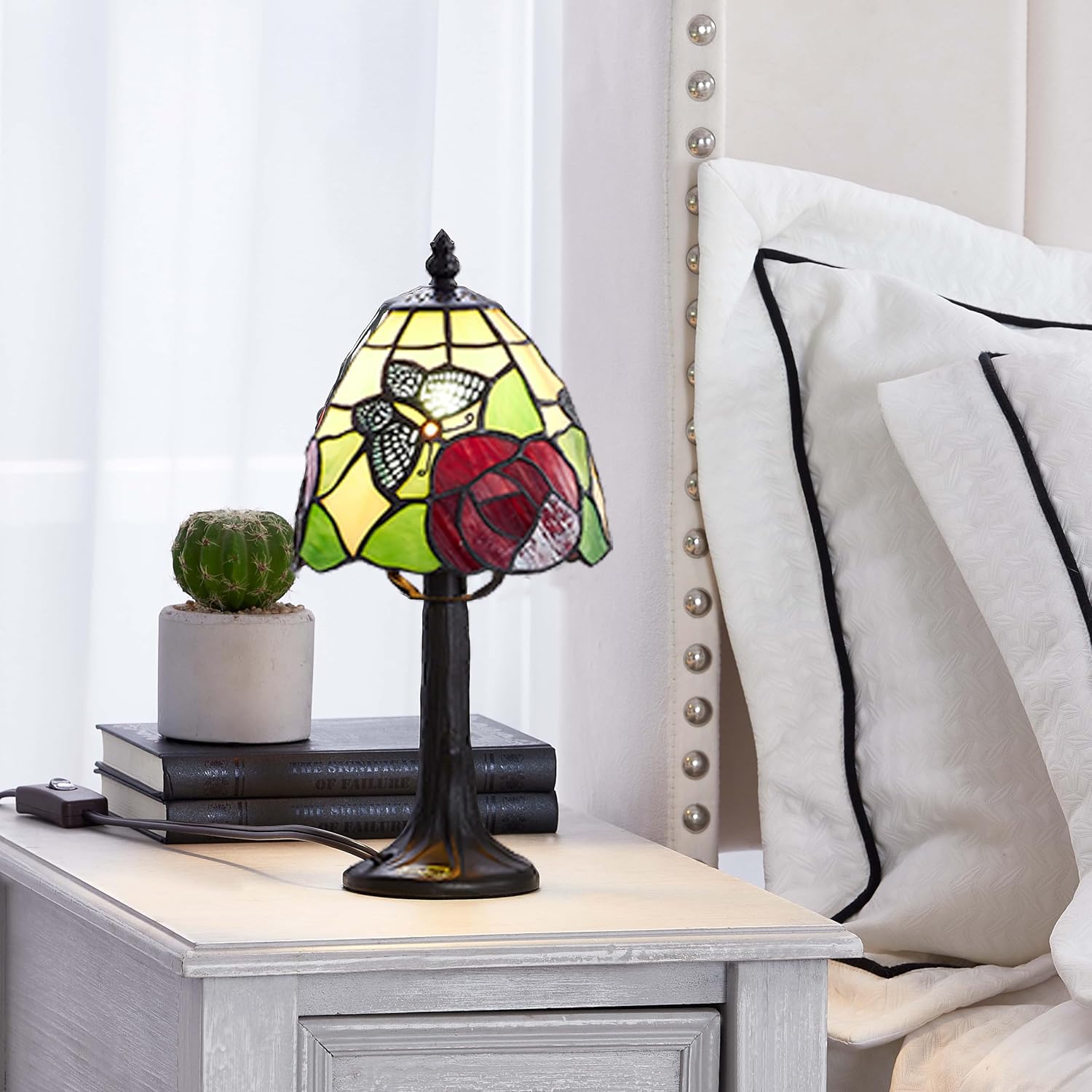 バタフライティファニースタイルステンドガラステーブルランプ 幅6インチ 複雑なデザインランプシェード 樹脂ベース リビングルーム ベ